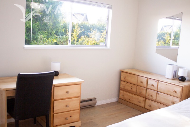 260722192131_Bedroom 1 Window 2.jpg